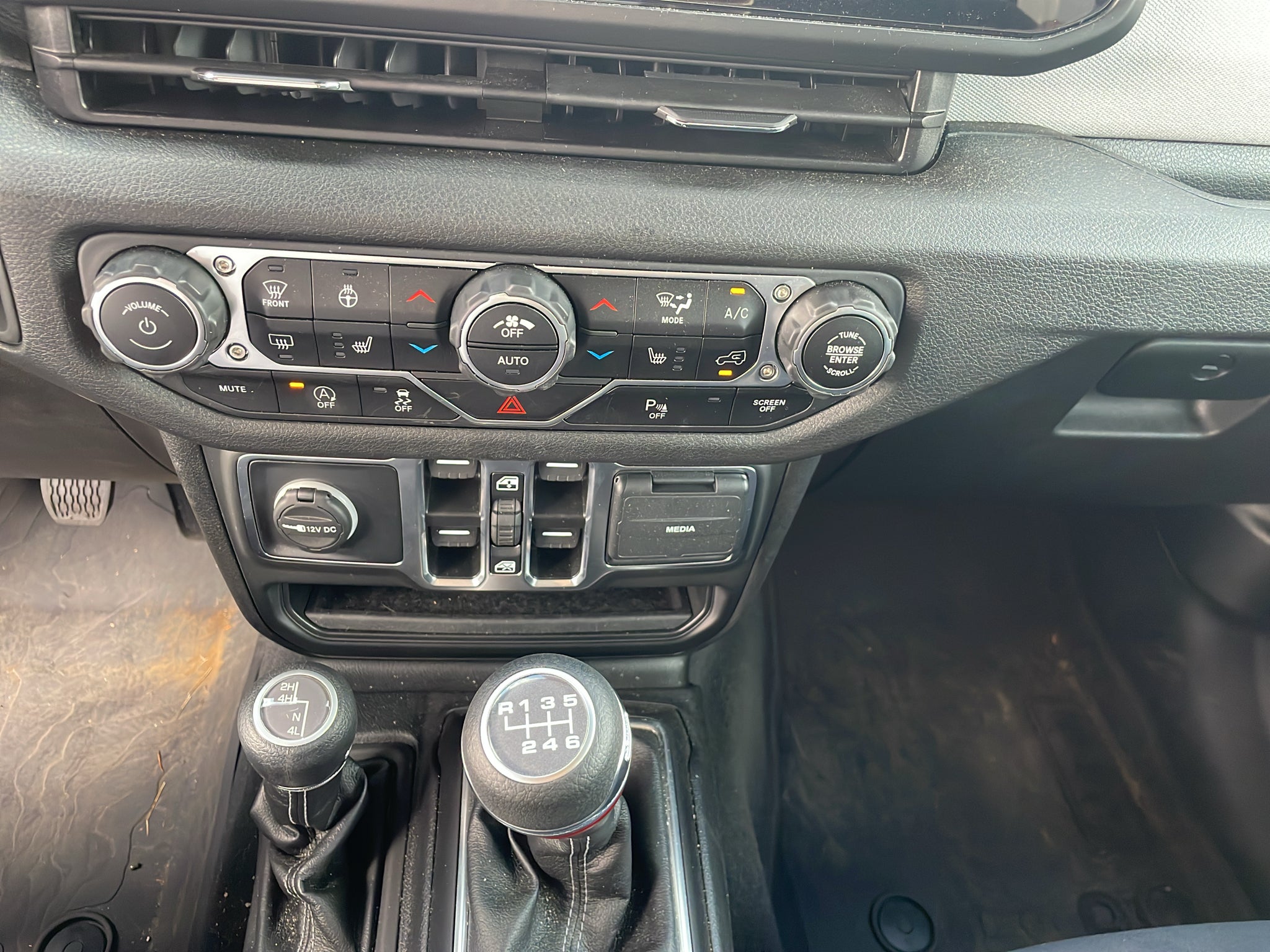 2025 Jeep Wrangler 4-Door Summit 4x4