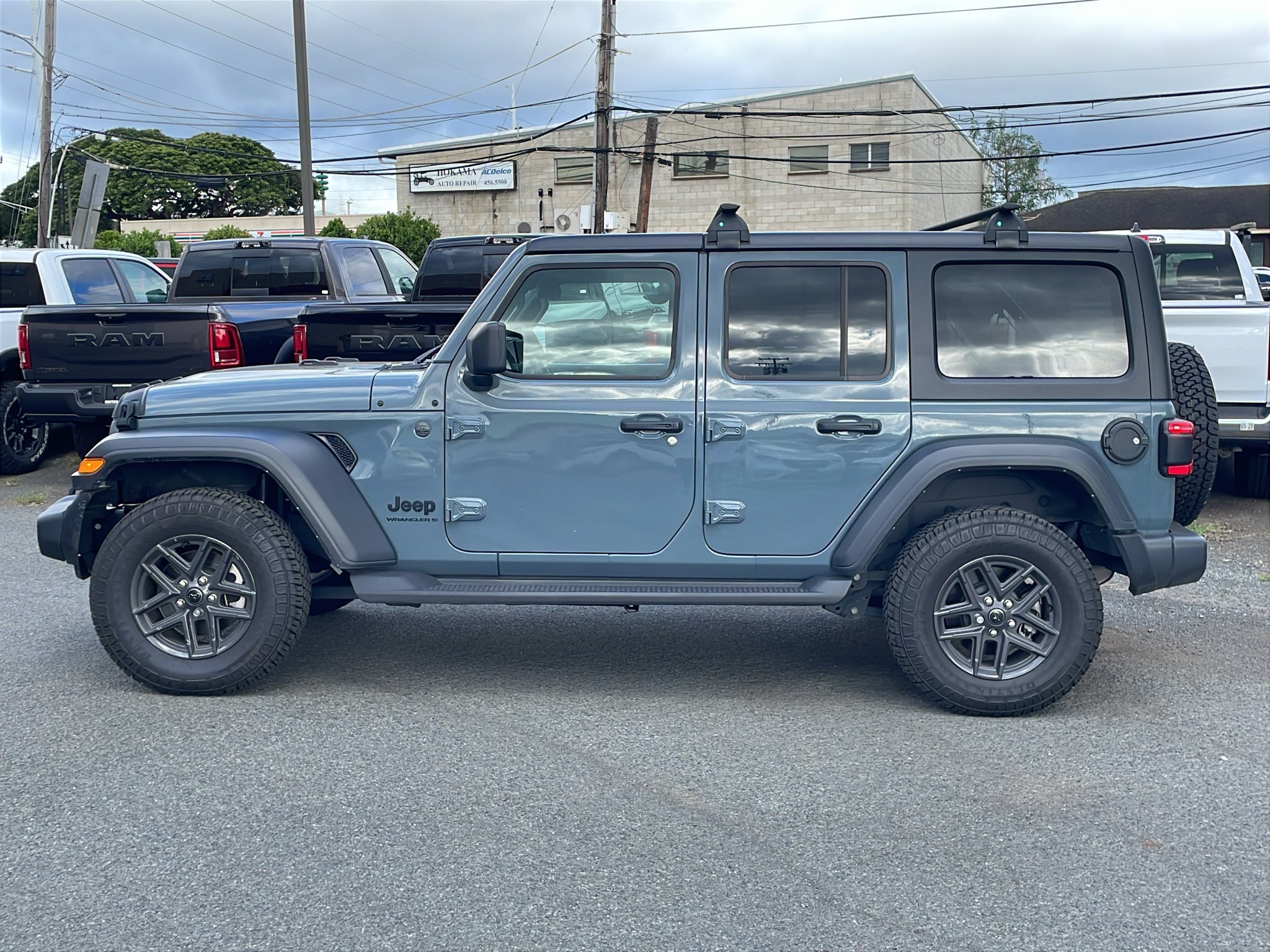 2025 Jeep Wrangler 4-Door Summit 4x4