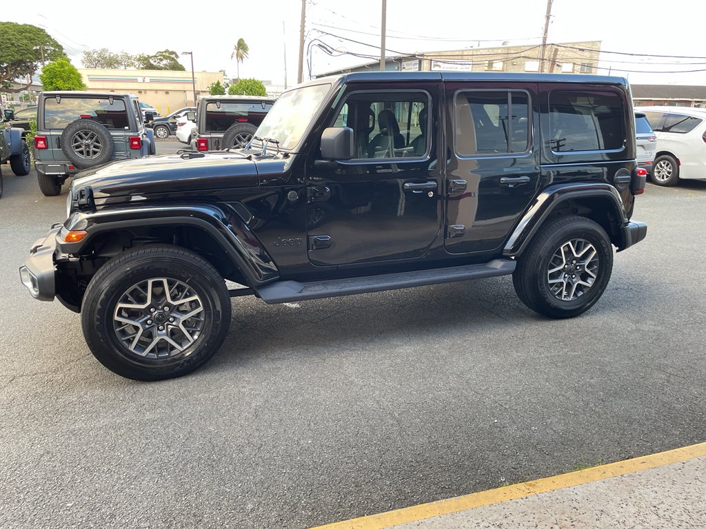 2025 Jeep Wrangler 4-Door Sahara 4x4