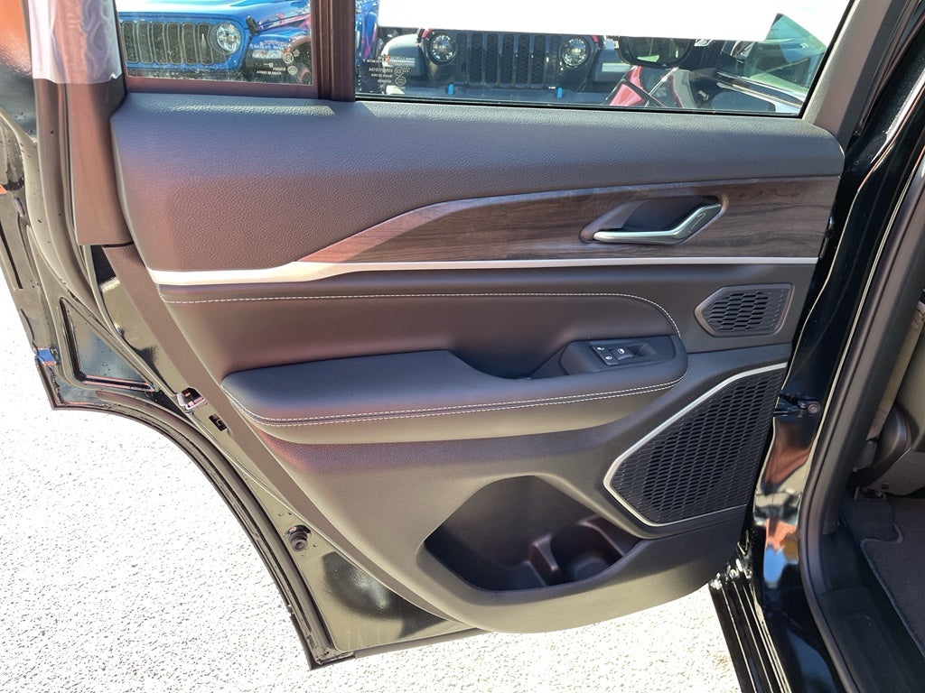 2026 Jeep Grand Cherokee GRAND CHEROKEE LIMITED RESERVE 4X4