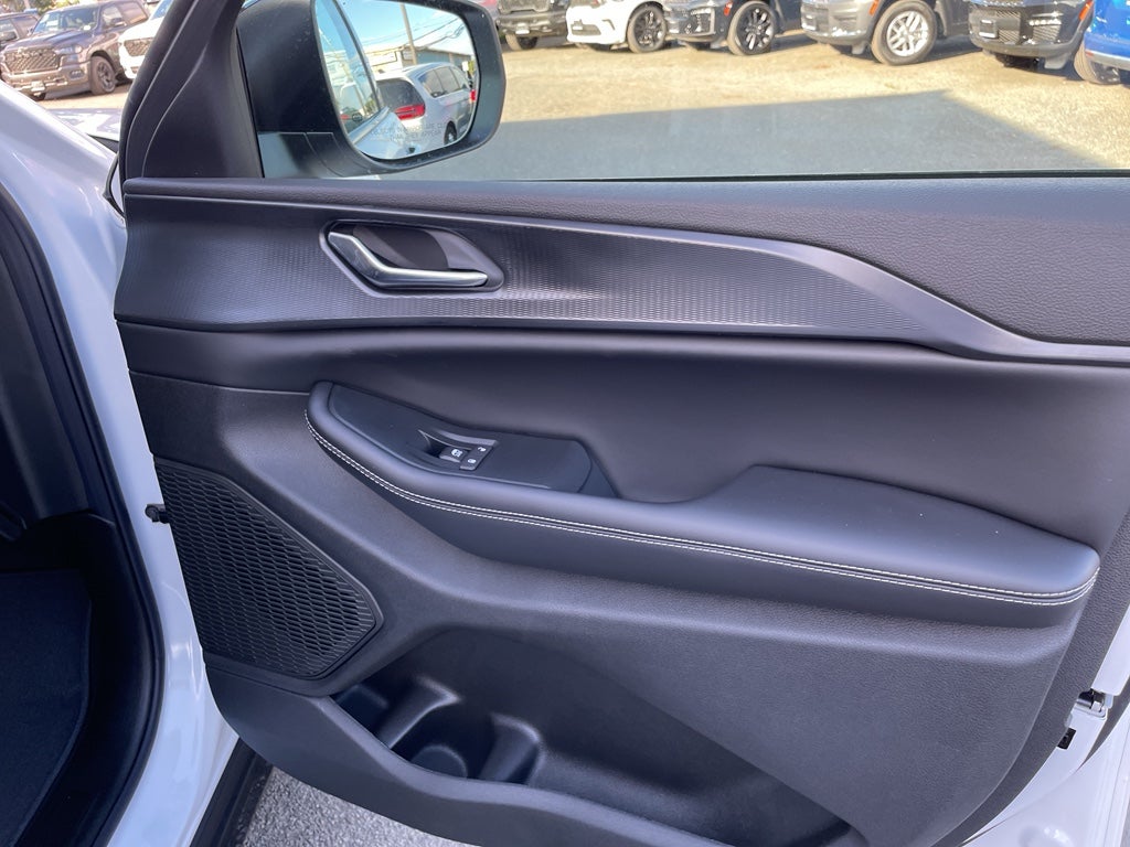 2025 Jeep Grand Cherokee GRAND CHEROKEE L LAREDO X 4X2