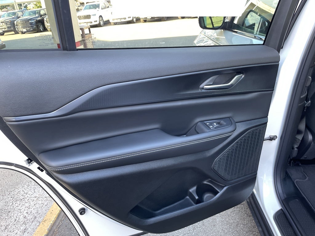 2025 Jeep Grand Cherokee GRAND CHEROKEE L LAREDO X 4X2