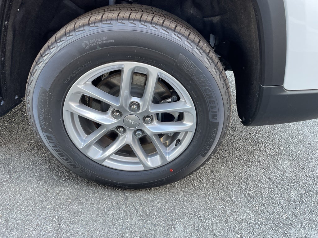 2025 Jeep Grand Cherokee GRAND CHEROKEE L LAREDO X 4X2