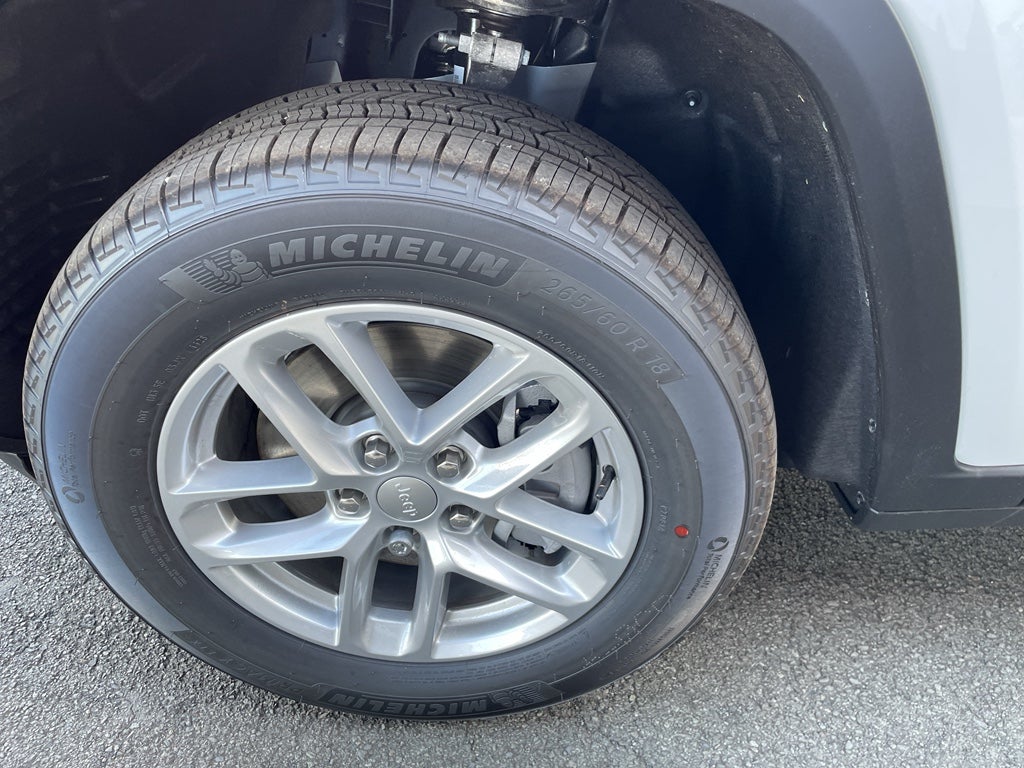 2025 Jeep Grand Cherokee GRAND CHEROKEE L LAREDO X 4X2