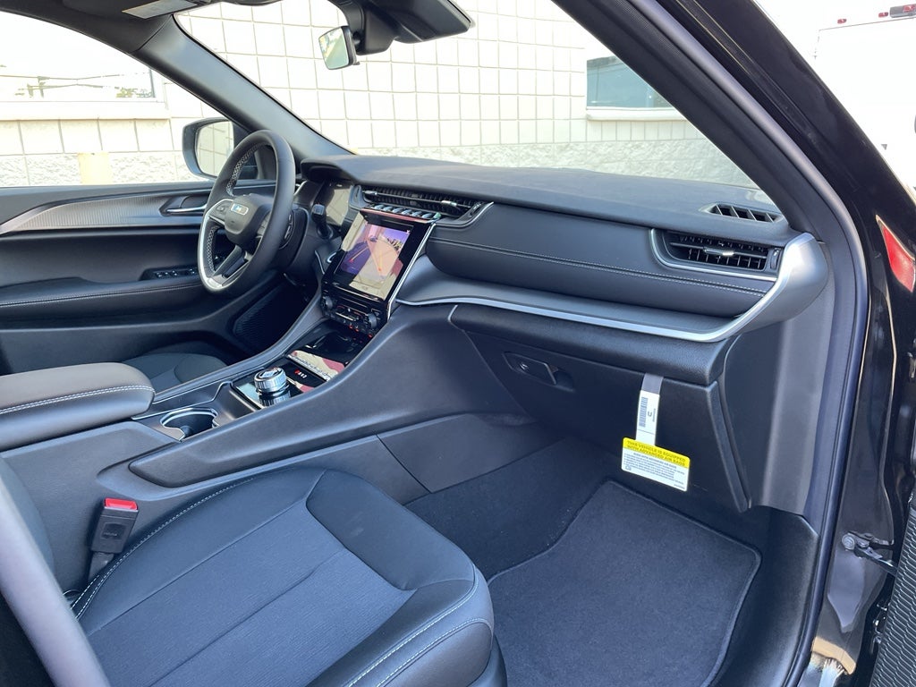 2025 Jeep Grand Cherokee GRAND CHEROKEE L LAREDO X 4X2