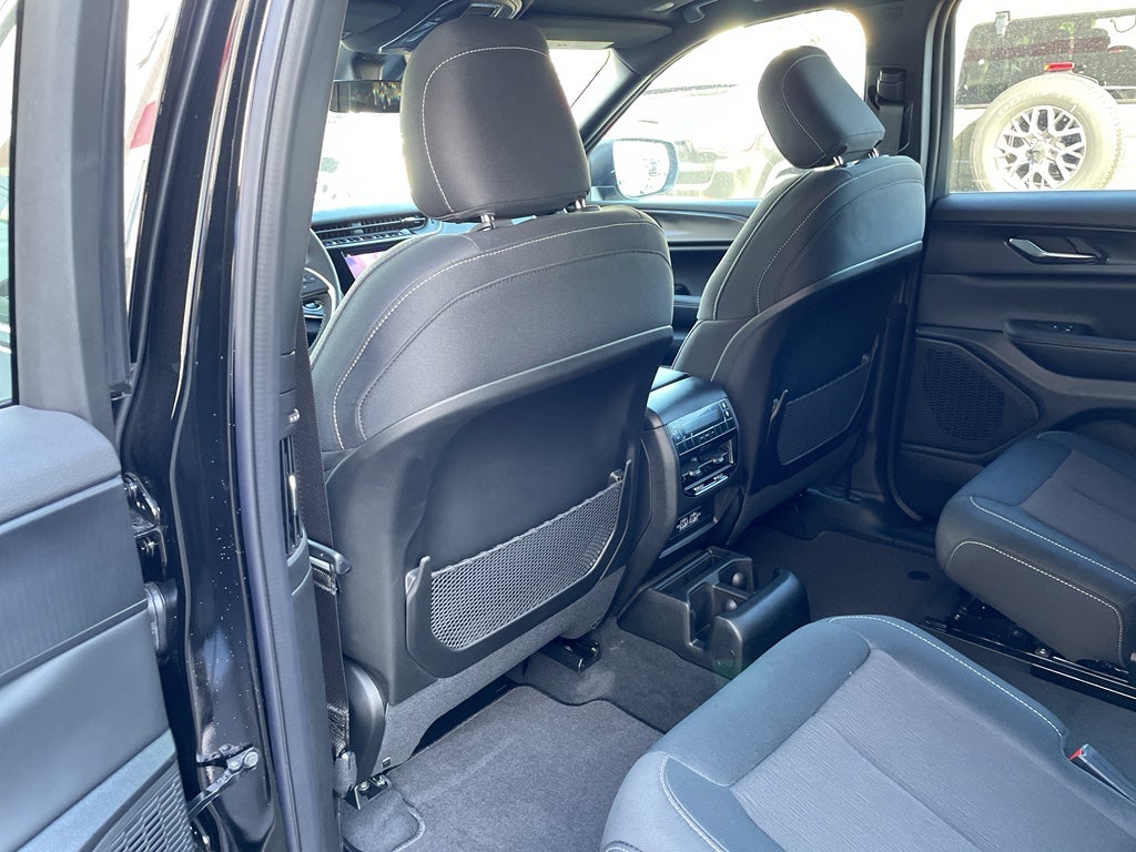 2025 Jeep Grand Cherokee GRAND CHEROKEE L LAREDO X 4X2