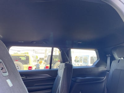 2025 Jeep Grand Cherokee GRAND CHEROKEE L LAREDO X 4X2