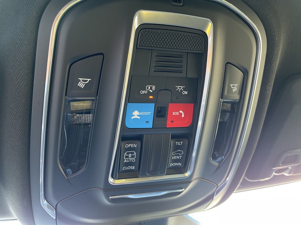 2025 Jeep Grand Cherokee GRAND CHEROKEE L LAREDO X 4X2