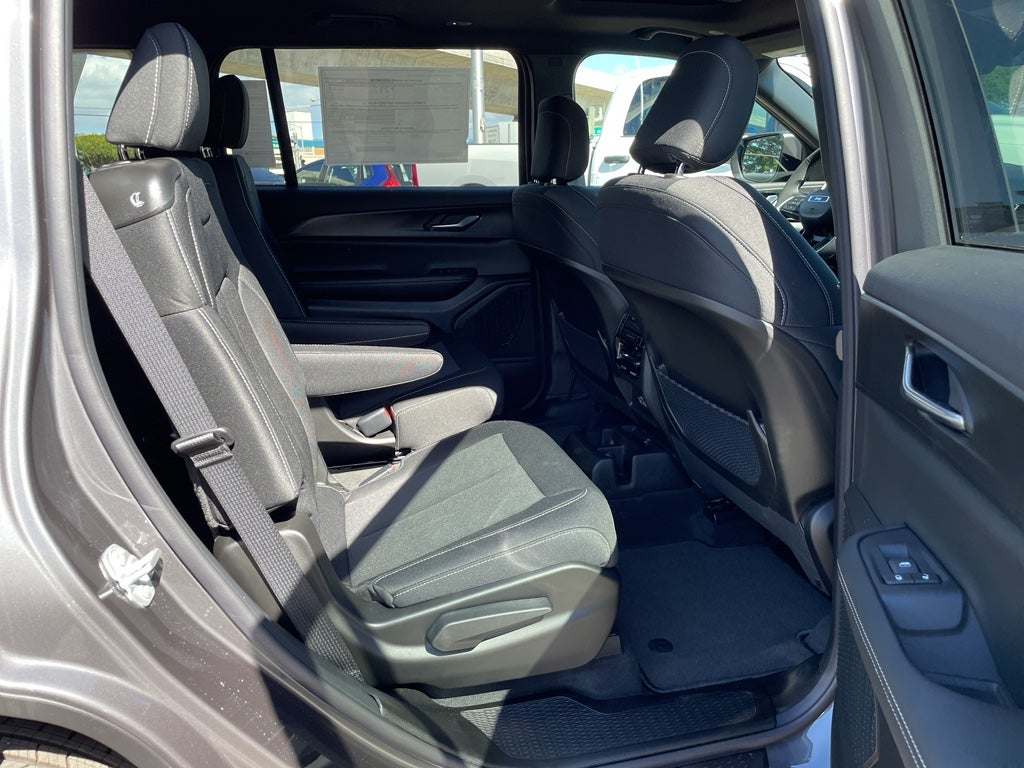 2025 Jeep Grand Cherokee GRAND CHEROKEE L LAREDO X 4X2