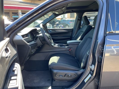 2025 Jeep Grand Cherokee GRAND CHEROKEE L LAREDO X 4X2