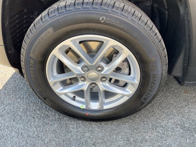 2025 Jeep Grand Cherokee GRAND CHEROKEE L LAREDO X 4X2