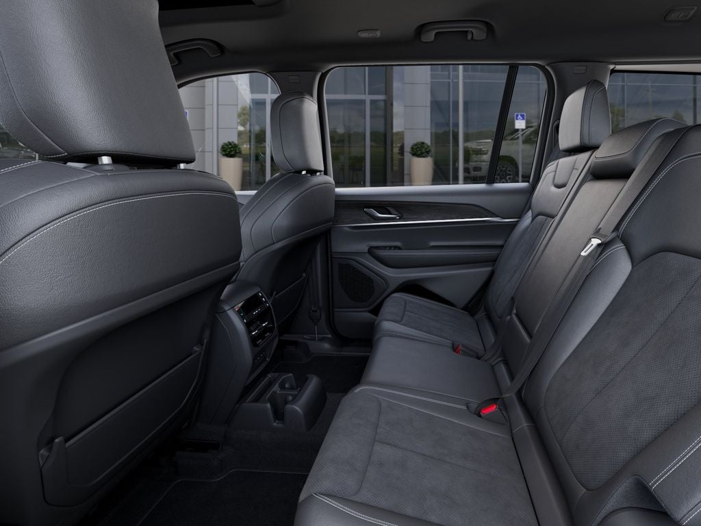 2026 Jeep Grand Cherokee GRAND CHEROKEE L LAREDO ALTITUDE 4X2