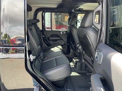 2026 Jeep Gladiator GLADIATOR SAHARA 4X4