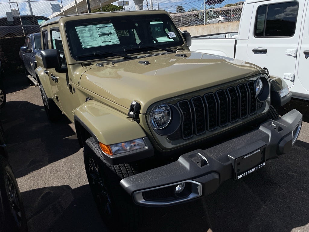 2026 Jeep Gladiator GLADIATOR SAHARA 4X4