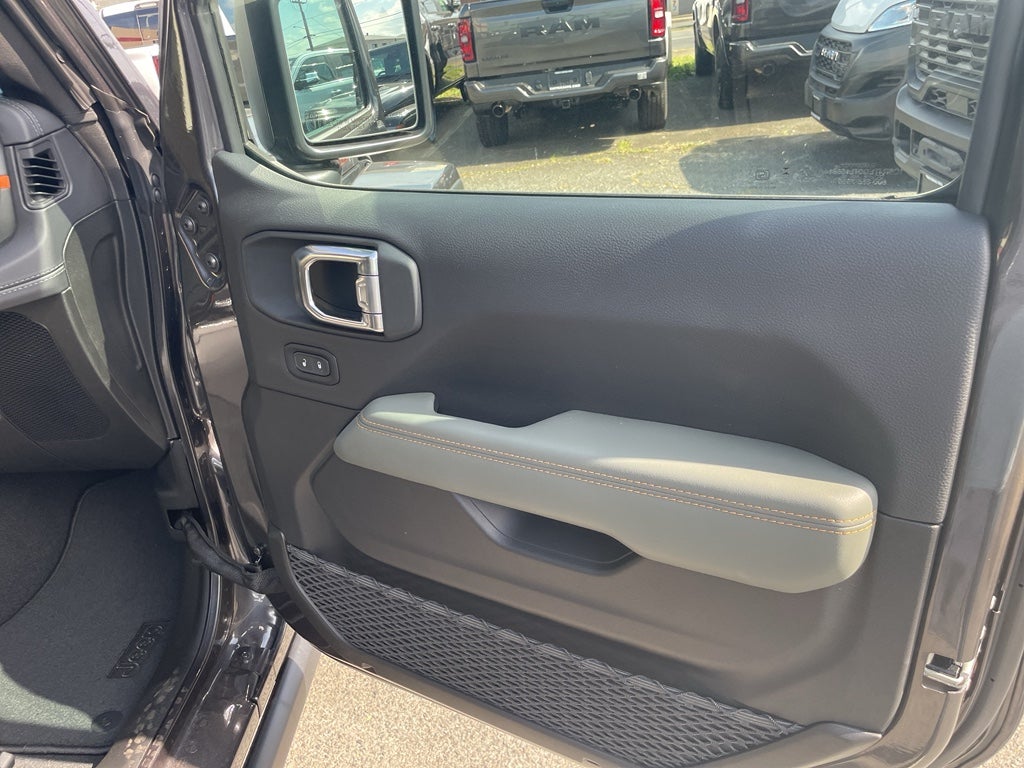 2026 Jeep Gladiator GLADIATOR MOJAVE X 4X4