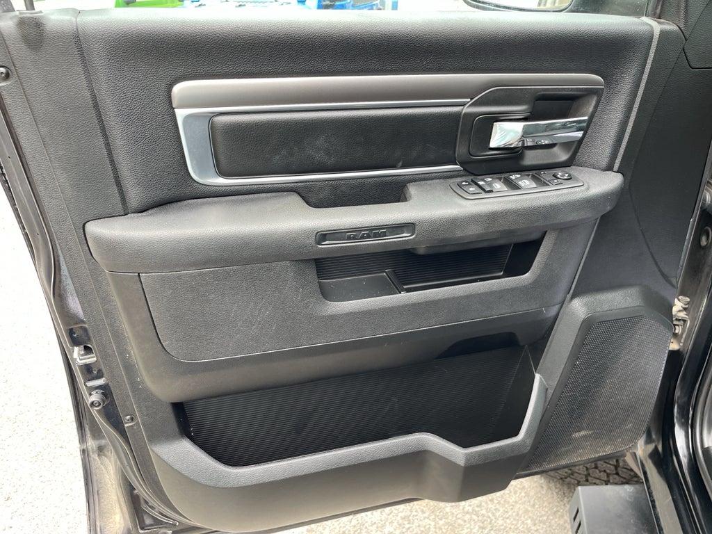 2021 RAM 1500 Classic Warlock Quad Cab 4x4 6'4' Box