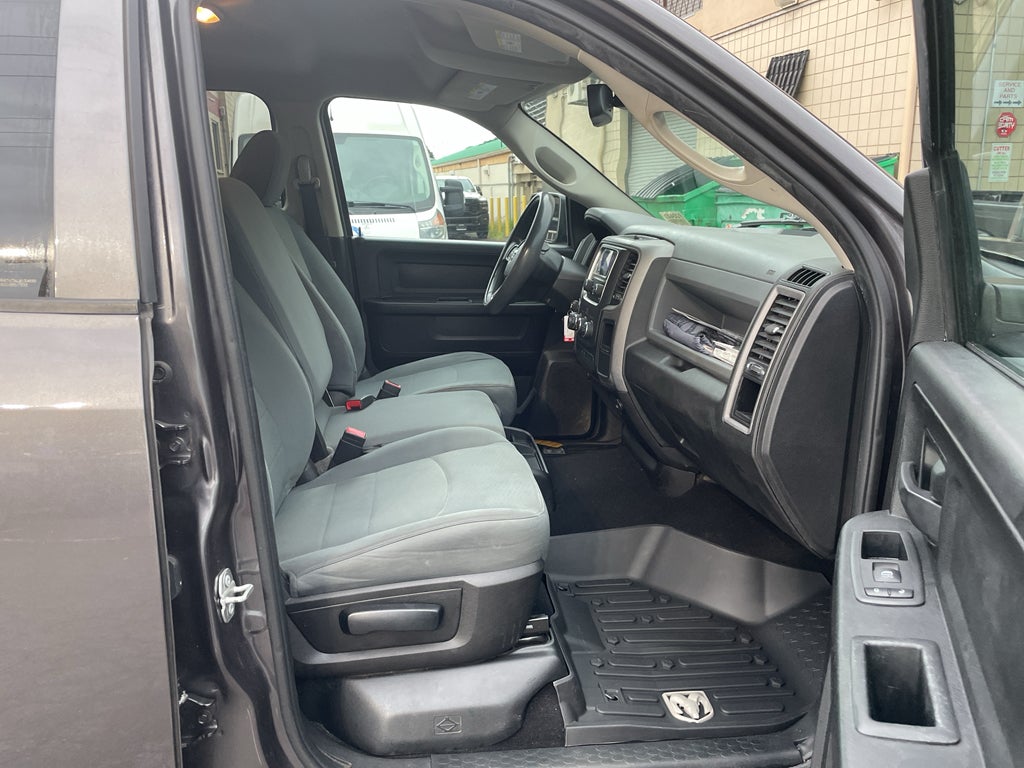 2020 RAM 1500 Classic Express Crew Cab 4x4 5'7' Box