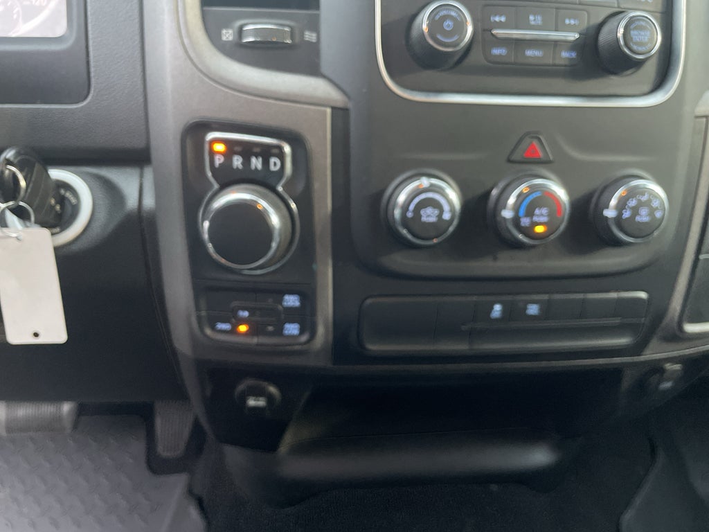 2020 RAM 1500 Classic Express Crew Cab 4x4 5'7' Box