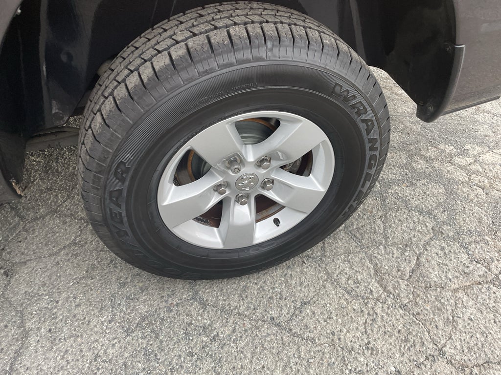 2020 RAM 1500 Classic Express Crew Cab 4x4 5'7' Box