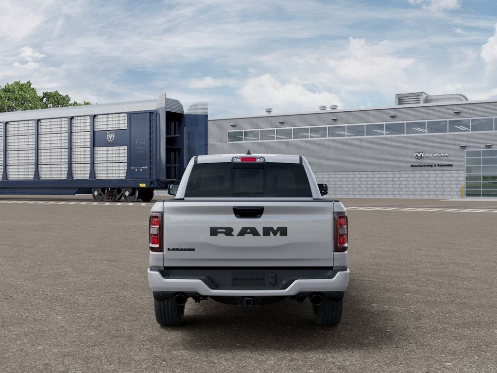2026 RAM Ram 1500 RAM 1500 LARAMIE CREW CAB 4X2 5'7' BOX