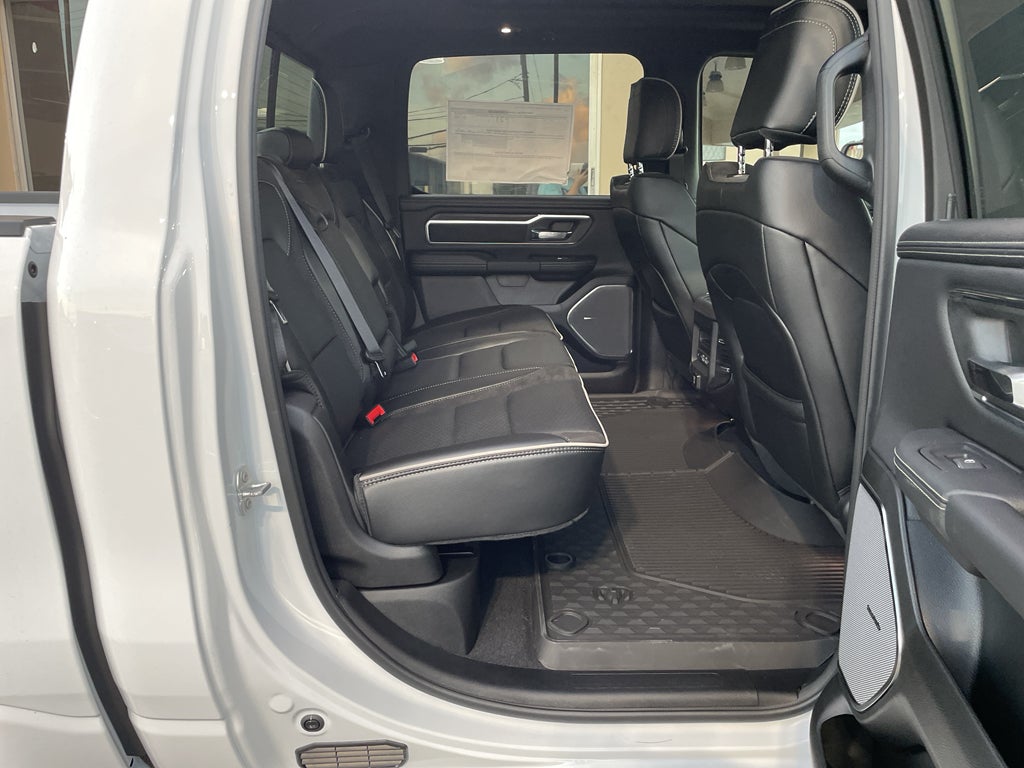 2025 RAM Ram 1500 RAM 1500 LARAMIE CREW CAB 4X2 5'7' BOX