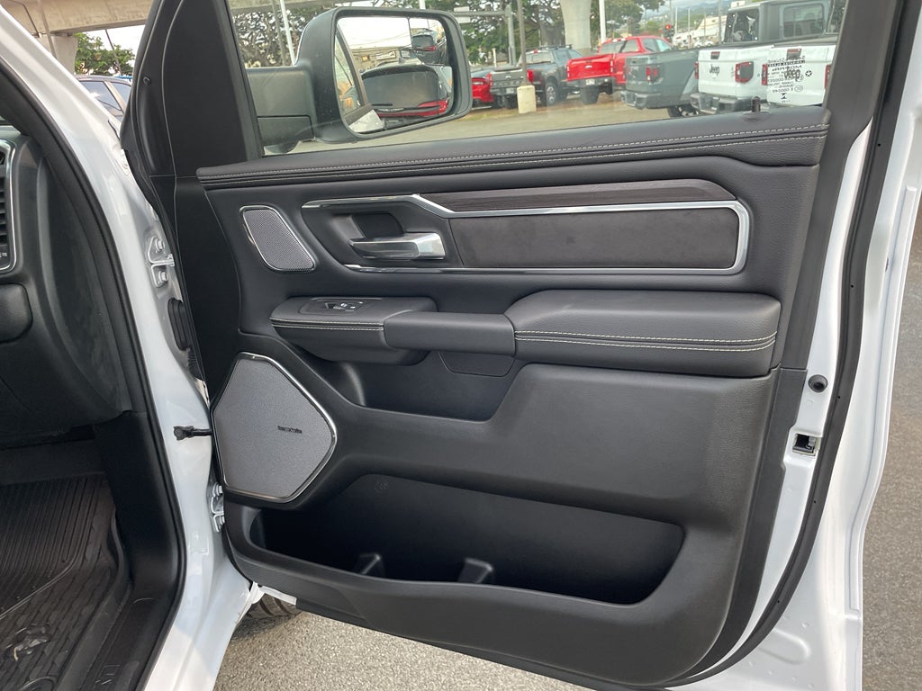 2025 RAM Ram 1500 RAM 1500 LARAMIE CREW CAB 4X2 5'7' BOX