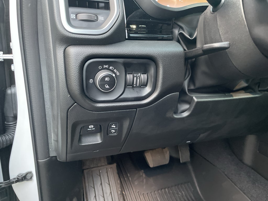 2025 RAM Ram 1500 RAM 1500 LARAMIE CREW CAB 4X2 5'7' BOX