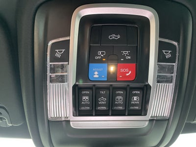 2025 RAM Ram 1500 RAM 1500 LARAMIE CREW CAB 4X2 5'7' BOX