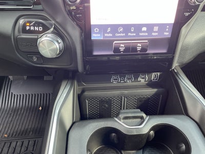 2025 RAM Ram 1500 RAM 1500 LARAMIE CREW CAB 4X2 5'7' BOX