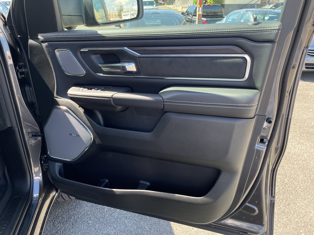 2025 RAM Ram 1500 RAM 1500 LARAMIE CREW CAB 4X2 5'7' BOX