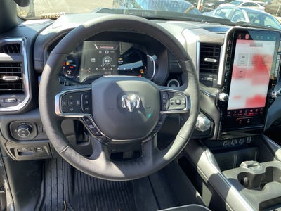 2025 RAM Ram 1500 RAM 1500 LARAMIE CREW CAB 4X2 5'7' BOX