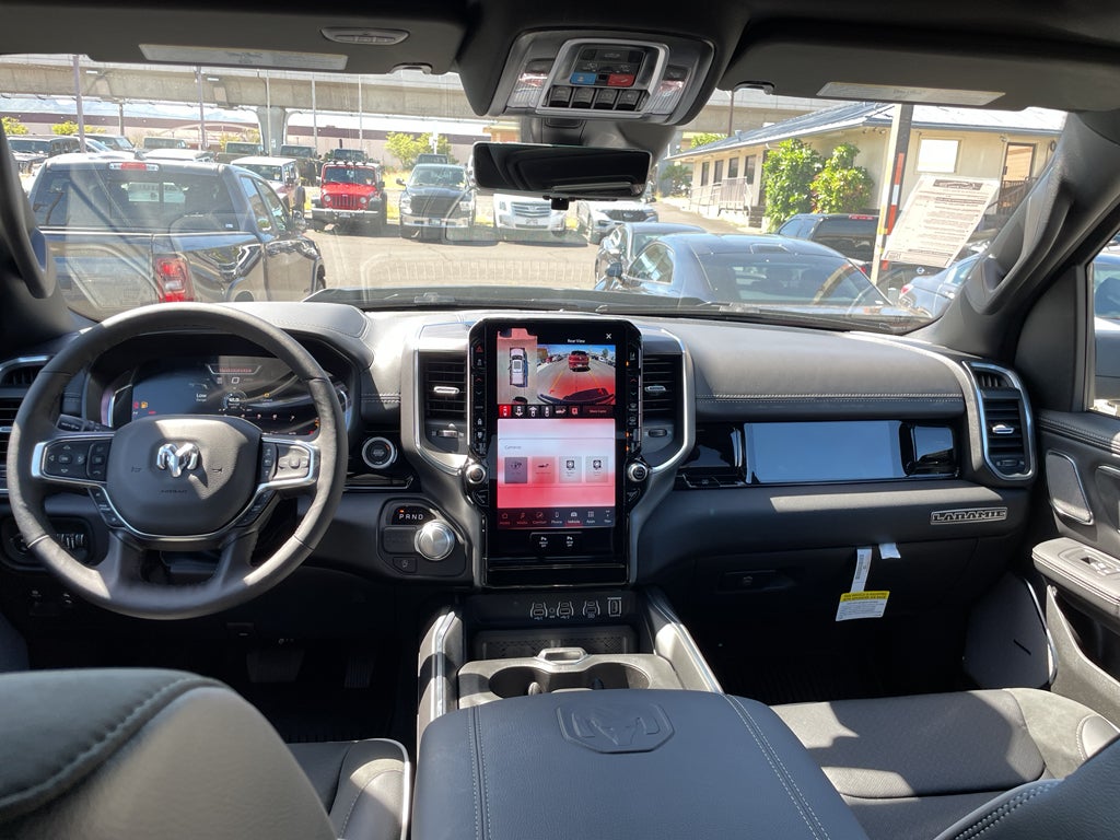 2025 RAM Ram 1500 RAM 1500 LARAMIE CREW CAB 4X2 5'7' BOX