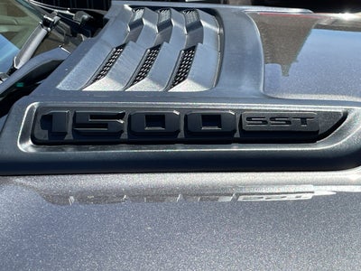 2025 RAM Ram 1500 RAM 1500 LARAMIE CREW CAB 4X2 5'7' BOX