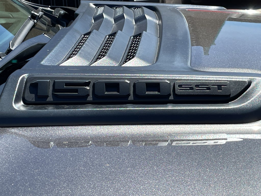 2025 RAM Ram 1500 RAM 1500 LARAMIE CREW CAB 4X2 5'7' BOX