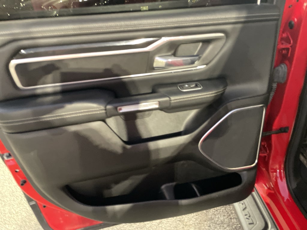 2022 RAM 1500 Laramie Crew Cab 4x2 5'7' Box