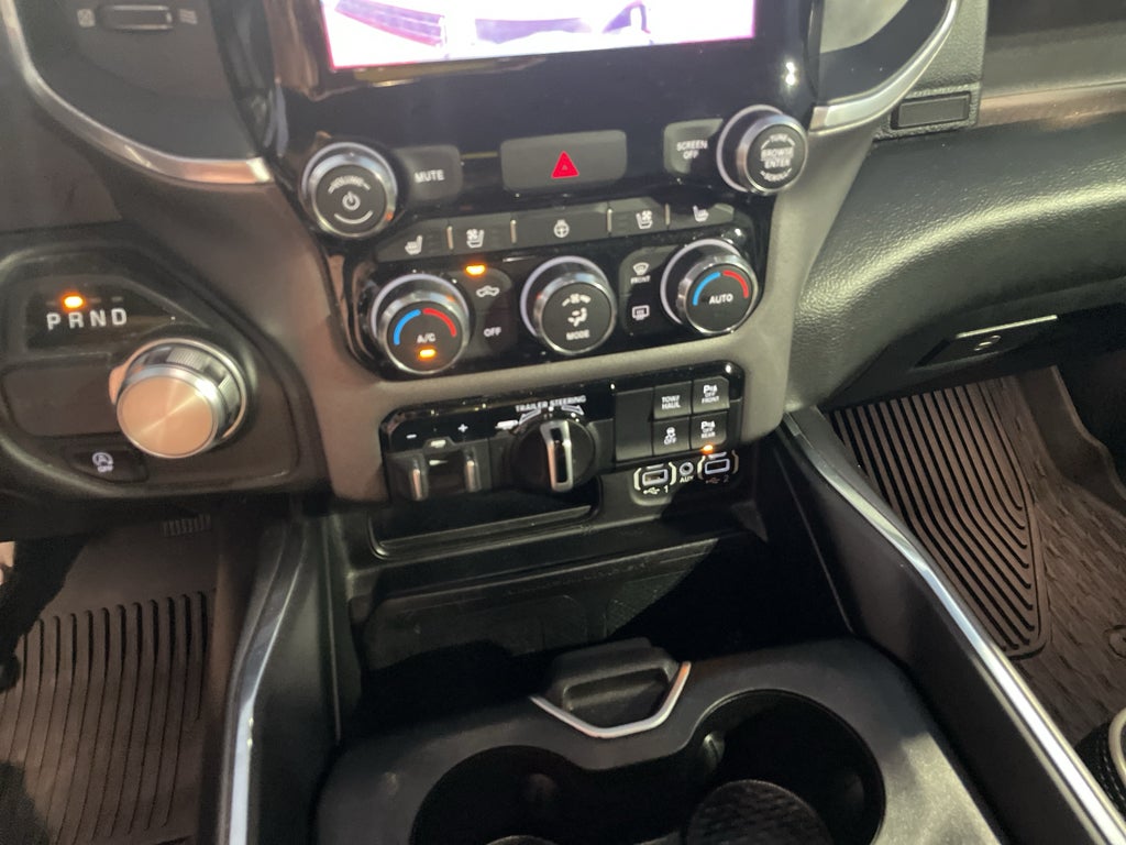 2022 RAM 1500 Laramie Crew Cab 4x2 5'7' Box