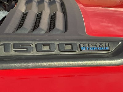 2022 RAM 1500 Laramie Crew Cab 4x2 5'7' Box