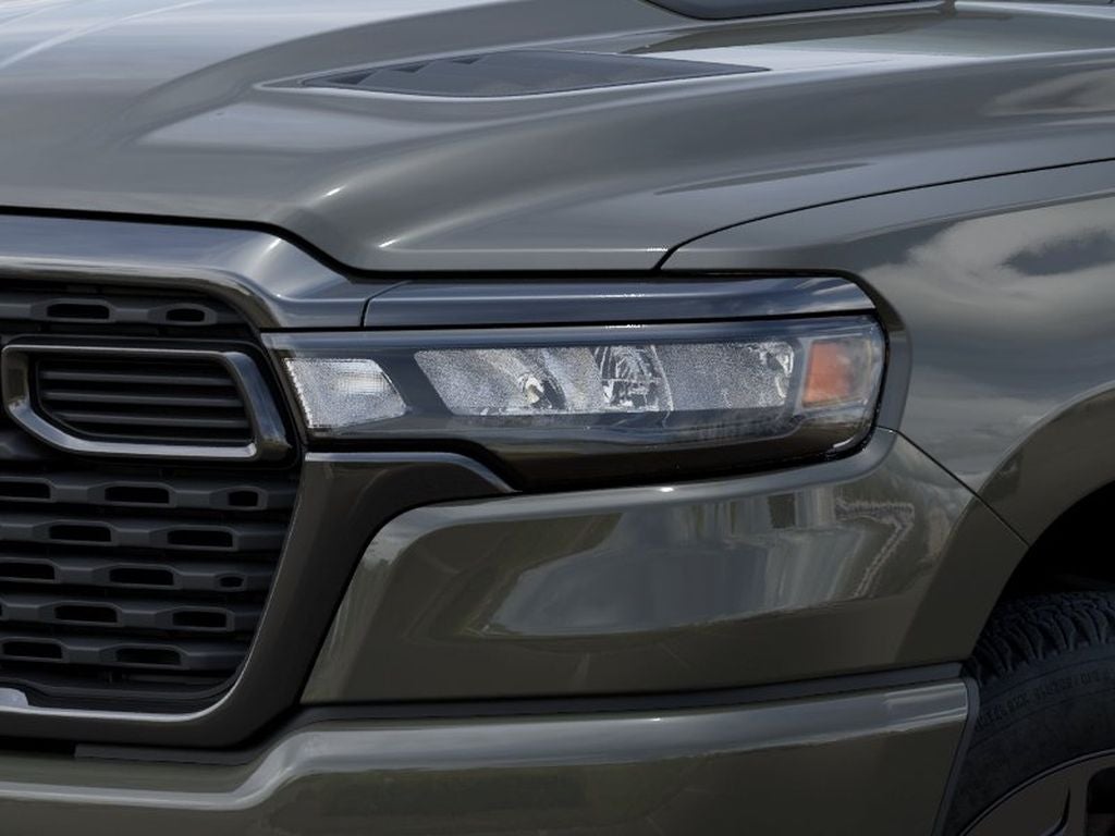2026 RAM Ram 1500 RAM 1500 EXPRESS CREW CAB 4X4 5'7' BOX
