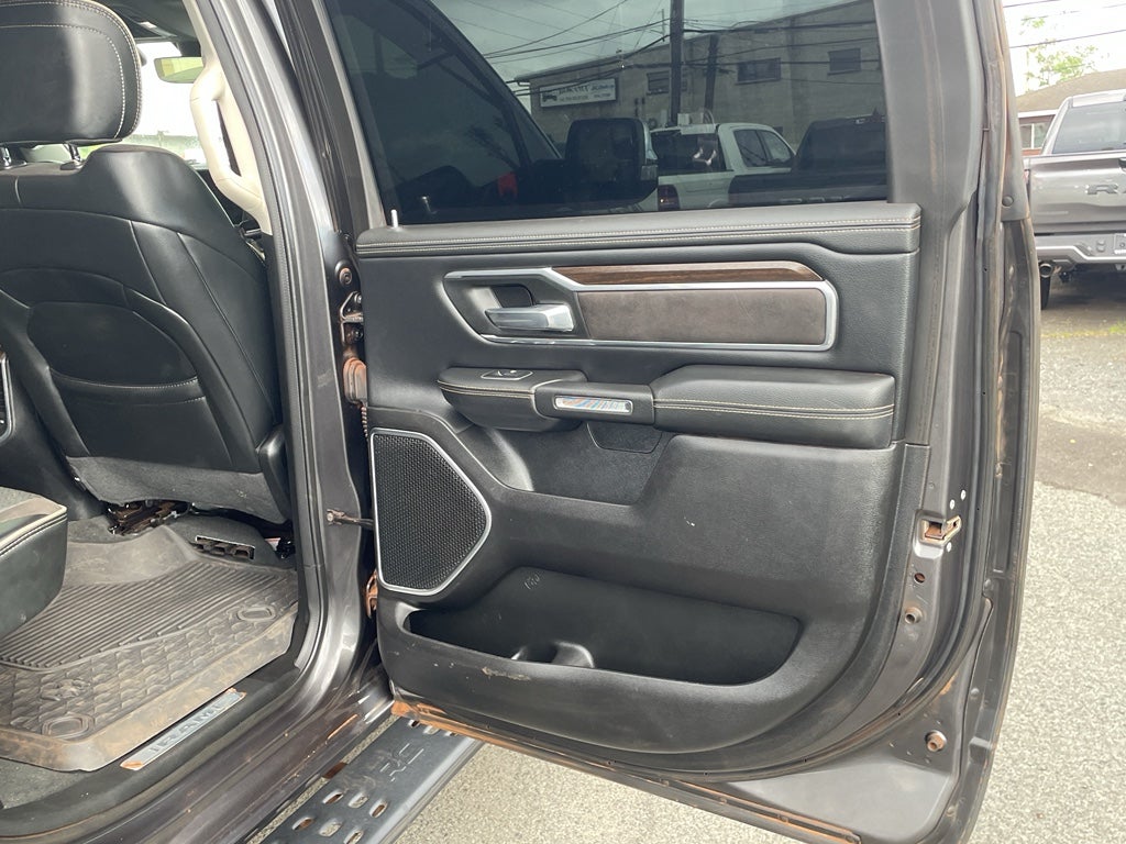 2022 RAM 1500 Laramie Crew Cab 4x4 5'7' Box