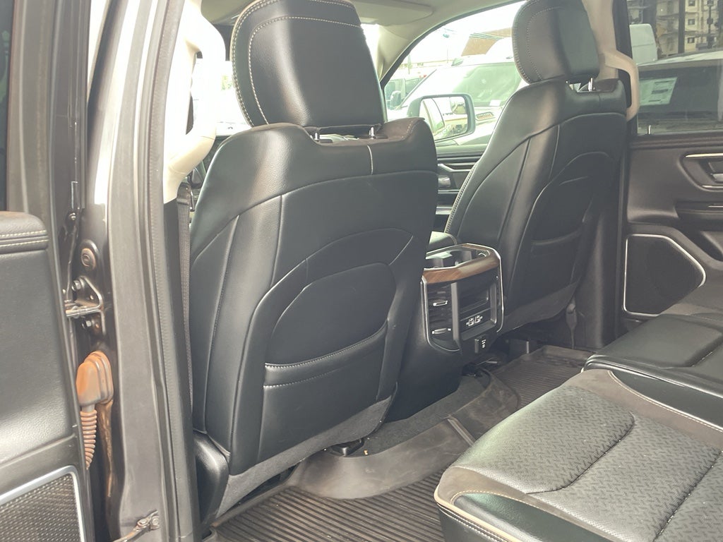 2022 RAM 1500 Laramie Crew Cab 4x4 5'7' Box