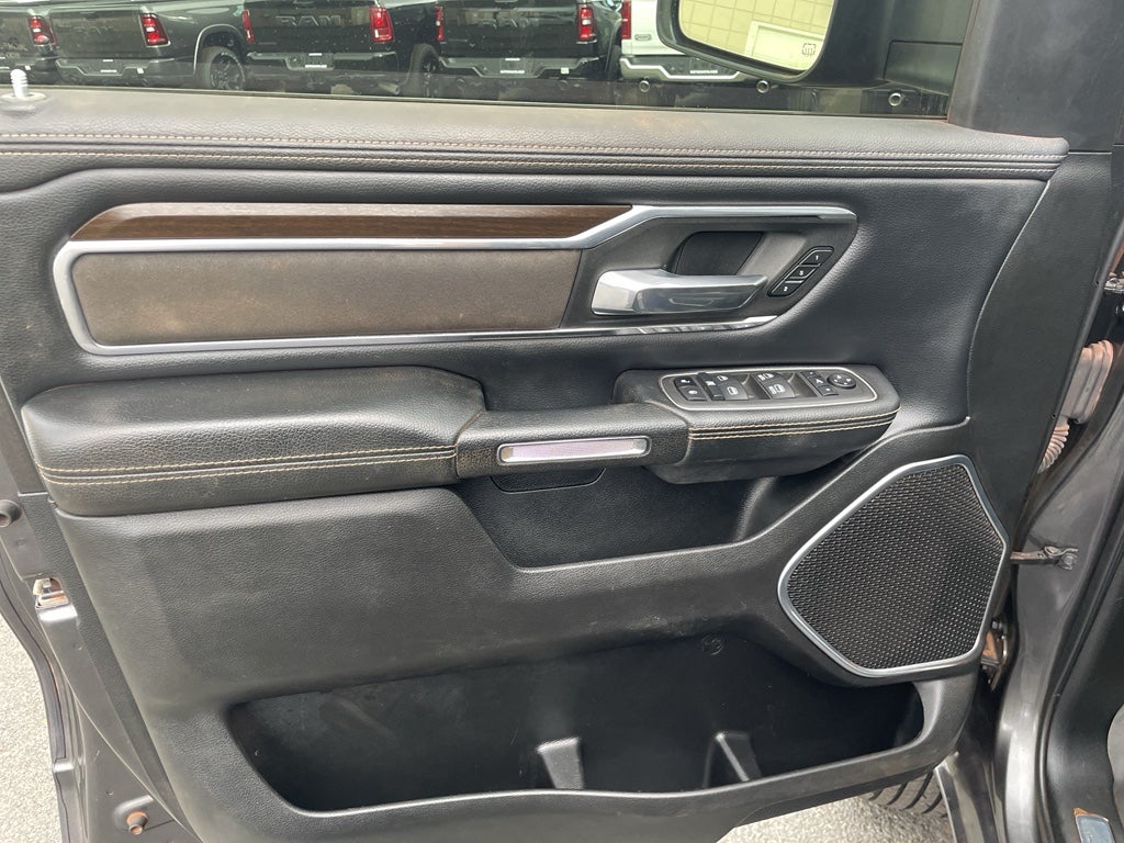 2022 RAM 1500 Laramie Crew Cab 4x4 5'7' Box