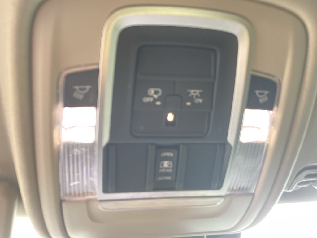 2022 RAM 1500 Laramie Crew Cab 4x4 5'7' Box