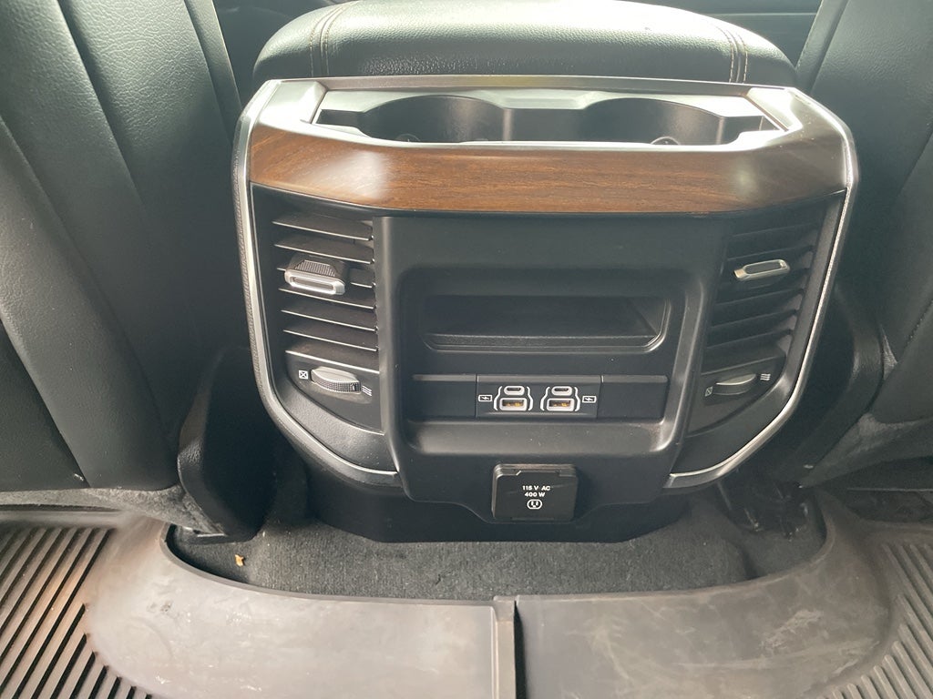 2022 RAM 1500 Laramie Crew Cab 4x4 5'7' Box