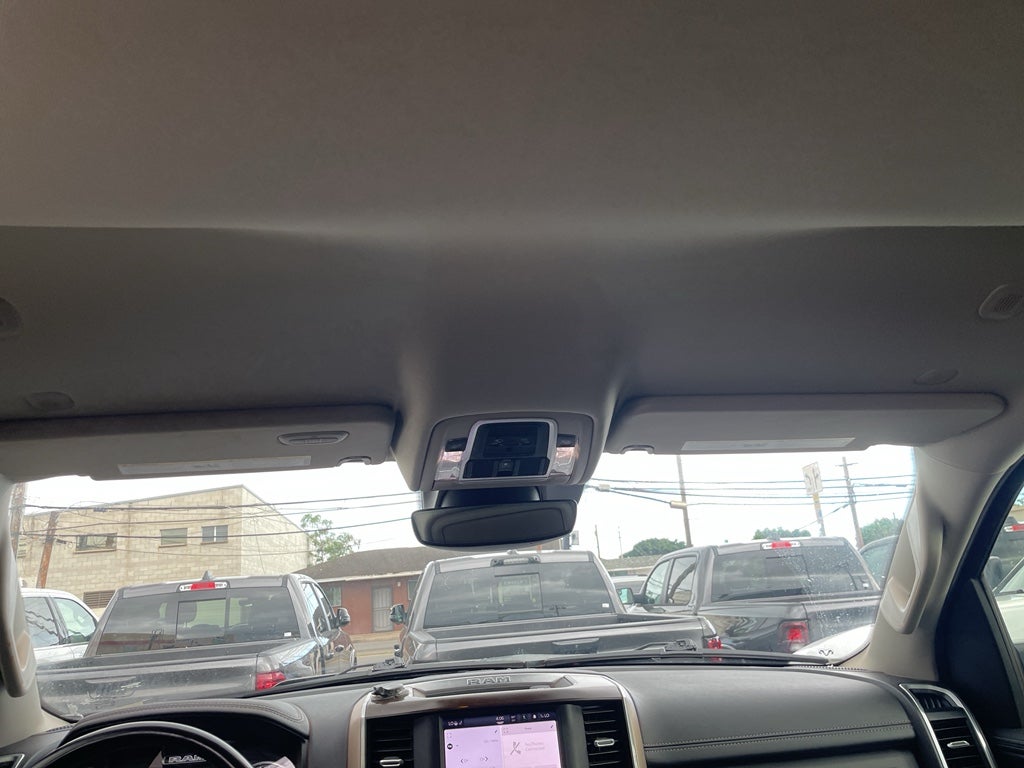 2022 RAM 1500 Laramie Crew Cab 4x4 5'7' Box