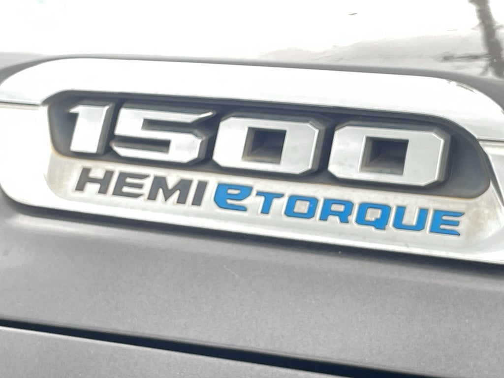 2022 RAM 1500 Laramie Crew Cab 4x4 5'7' Box