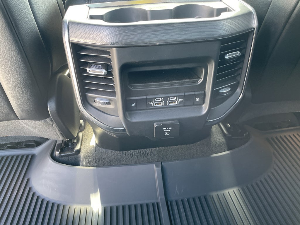 2024 RAM 1500 Laramie Crew Cab 4x4 5'7' Box