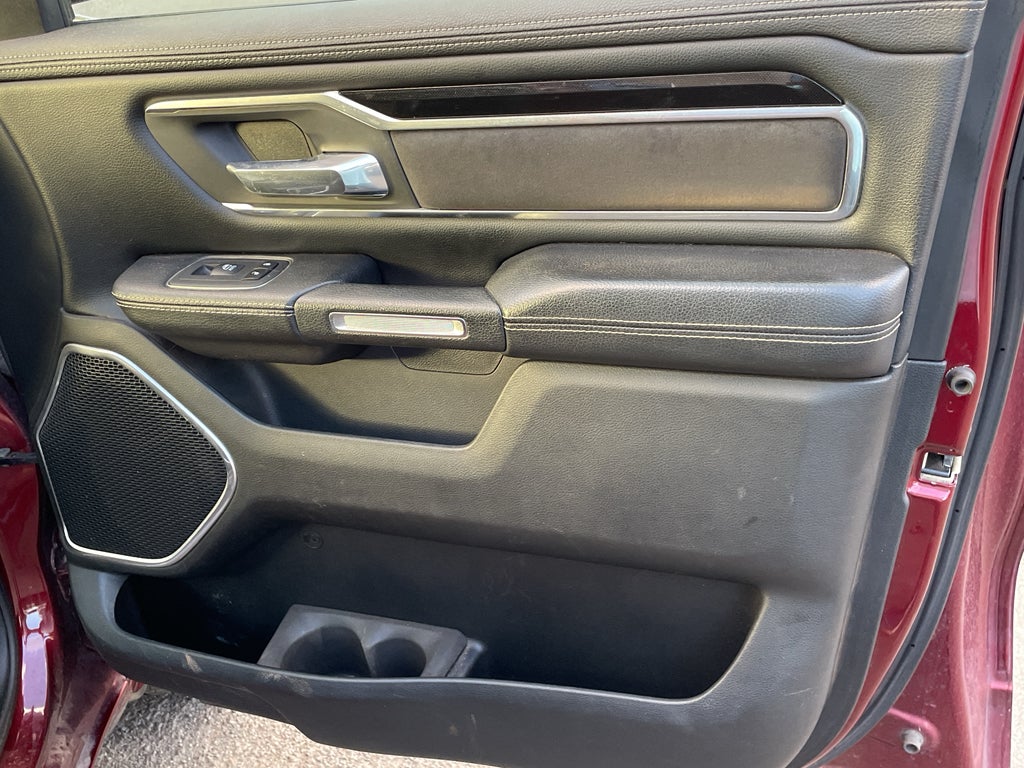 2019 RAM 1500 Laramie Crew Cab 4x4 6'4' Box