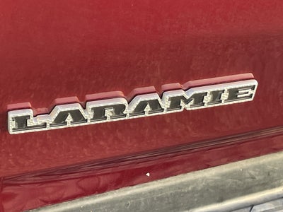 2019 RAM 1500 Laramie Crew Cab 4x4 6'4' Box