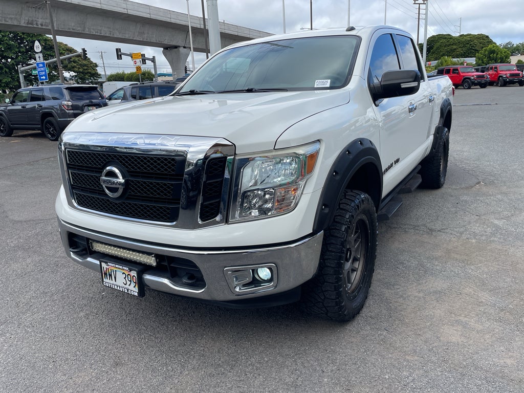 2019 Nissan TITAN SV