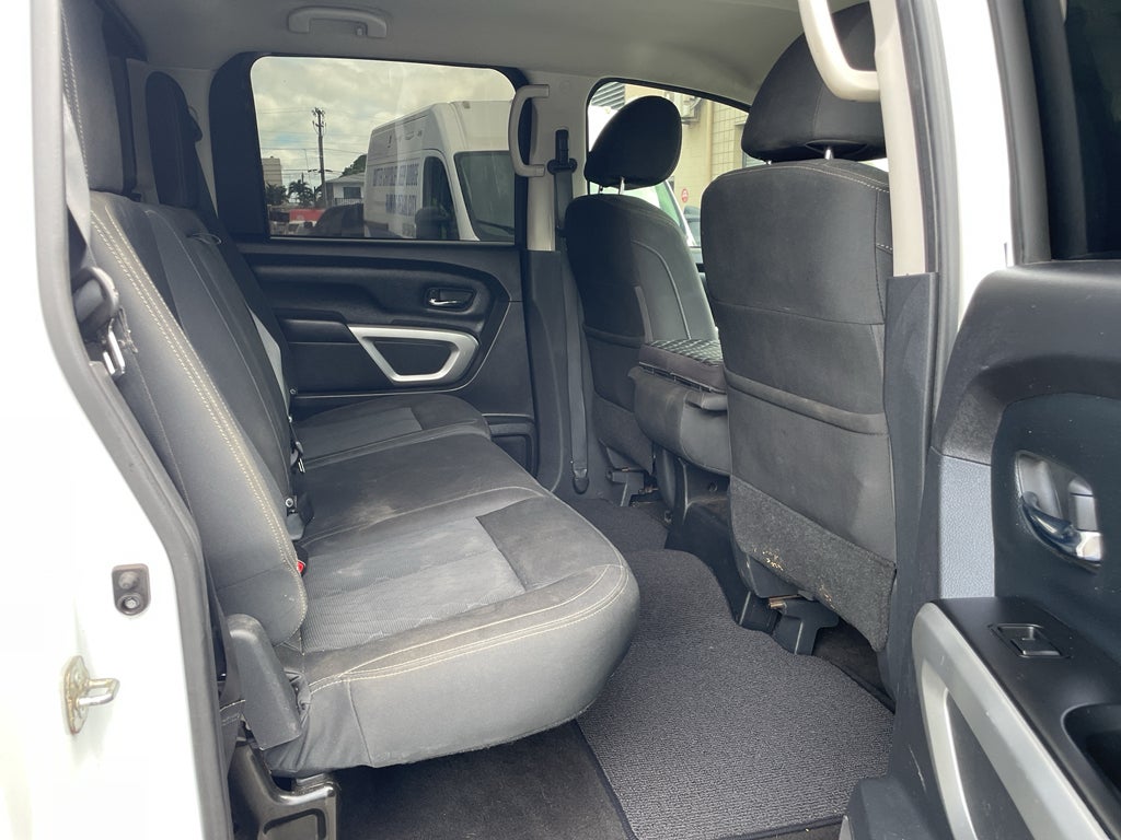 2019 Nissan TITAN SV